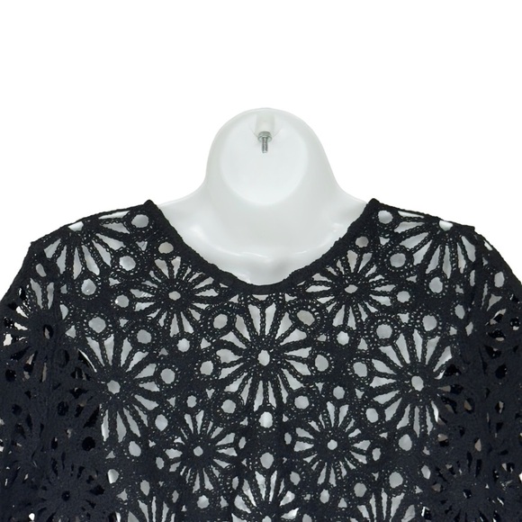 Black Crochet Crop Top - Picture 5 of 9